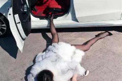 “211毕业当保安”本人已找到新工作曾陷“借母校引流”争议被约谈后遭开除仍视张雪峰为职业榜样