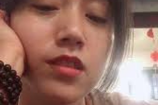 “曝林俊杰大嫂想吃绝户”登上热搜；林俊杰与大哥社交平台互相取关删除与大哥大嫂合影有爆料称联合闺蜜冒充其女友同学散布黑料