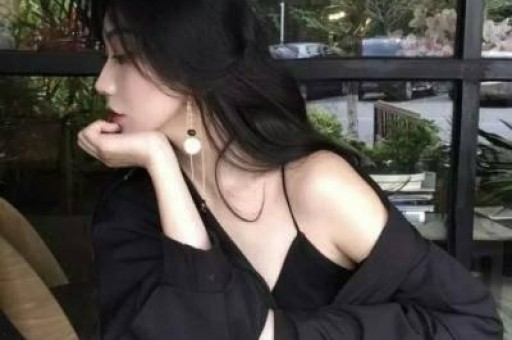 韩红口碑崩塌黑历史被扒官媒出手锐评句句说到打工人心坎里