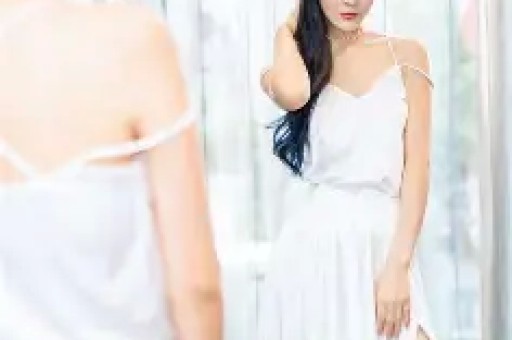 谢娜成都演唱会想看人数超35万艺人跨界为何引争议